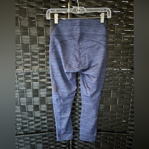 Outdoor Voices two tone leggings Capri - Picture 9 of 10